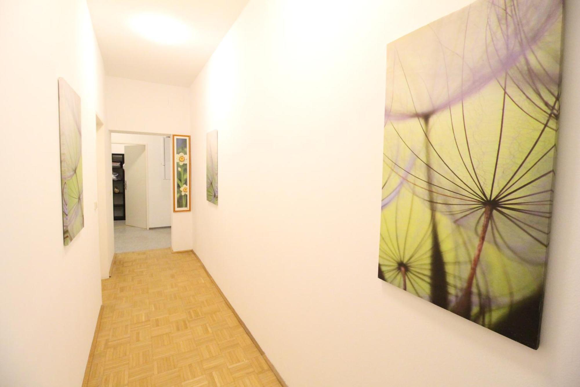 Zx Quad Room In Meidling Вена Экстерьер фото